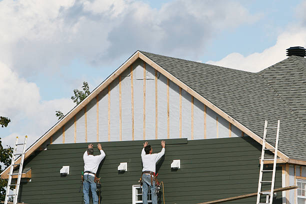 Professional Siding Repair technician working in Morristown, IN